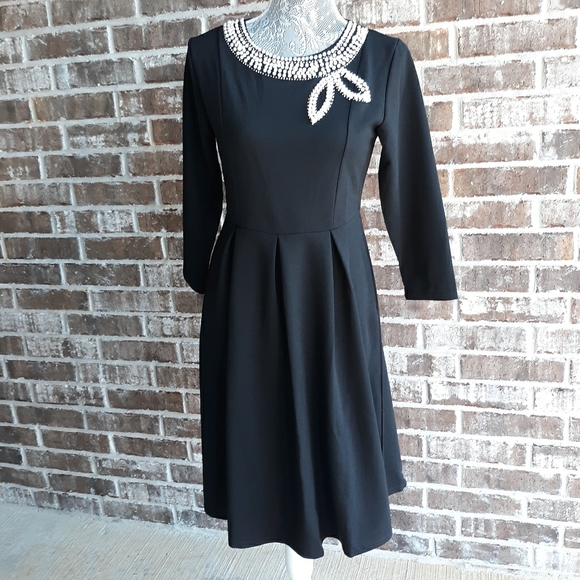 Elegant Black Fit and Flare Dress - Picture 2 of 8